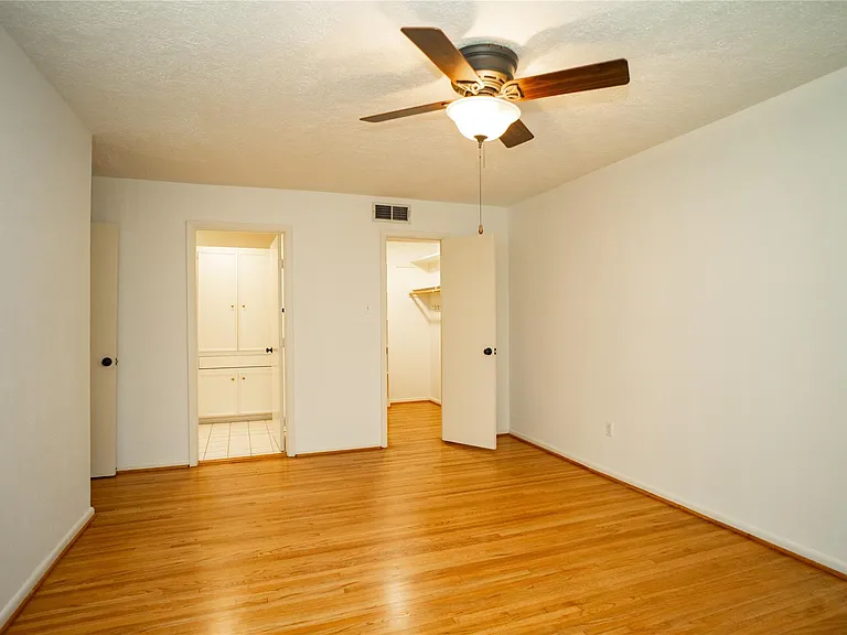 4522 Briarbend Dr — Photo 11