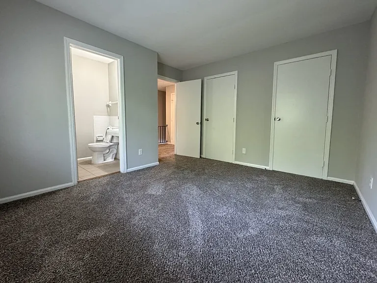 Silver Rock Avenue Apartments — Photo 26