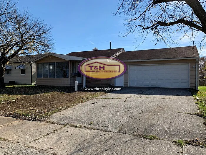 1819 Knox St photo 1