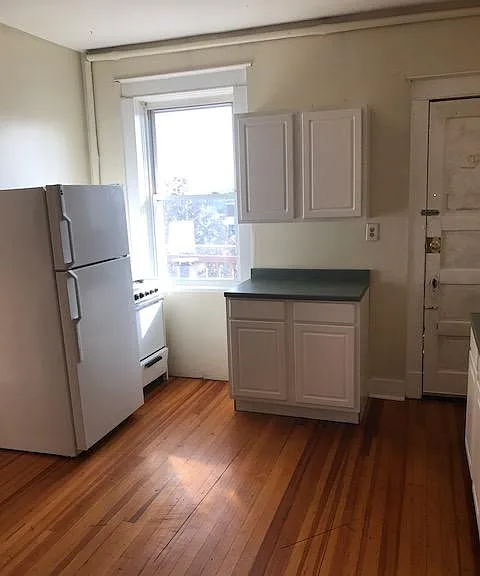 390 Madison Ave #2 — Photo 3