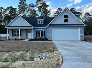 631 Longleaf Dr, Loris, SC 29569