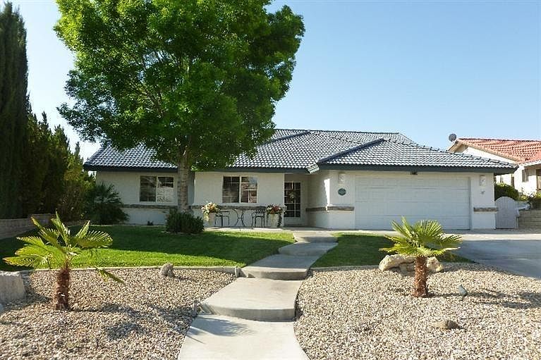1st image of 14683 Greenbrier Dr