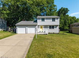 1055 Gentry Dr, Medina, OH 44256
