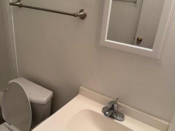 4th image of 307 S Logan St