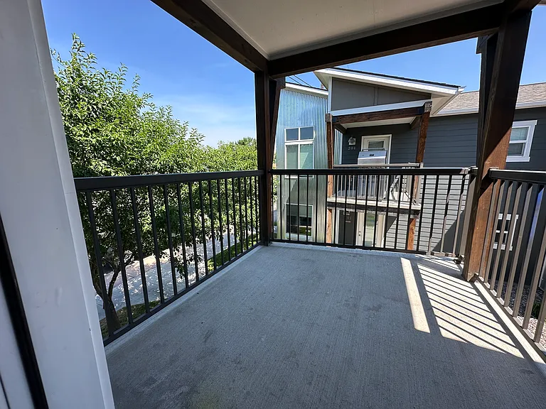 2233 S Ave W #2 — Photo 2