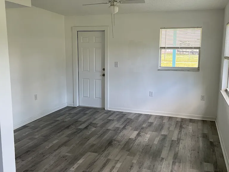 2659 Burns Ave — Photo 5