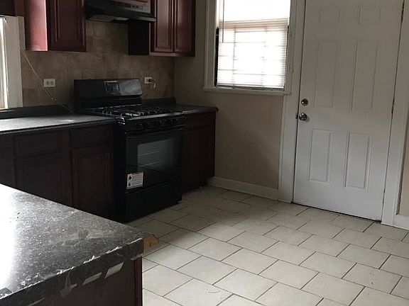 5th image of 7416 S Kingston Ave #2