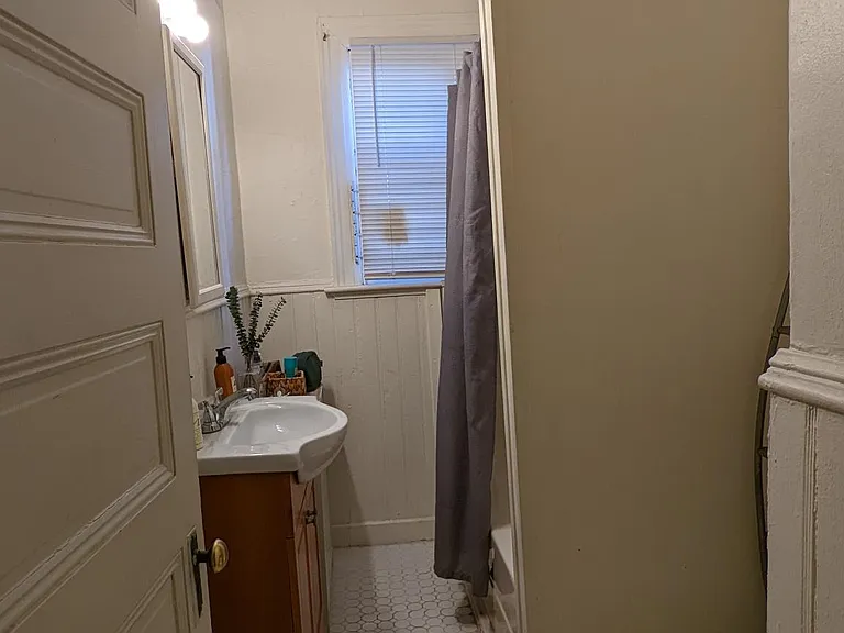 264 Gano St #1R — Photo 10