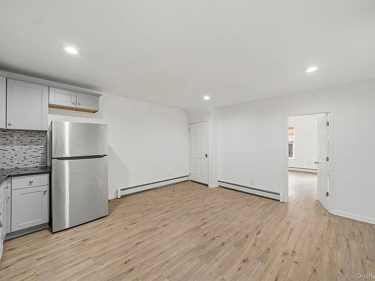 411 Liberty St — Photo 14