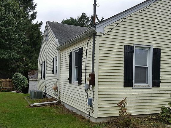 2nd image of 16 Dubois St