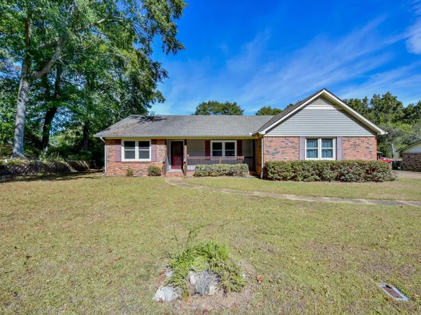 3008 Mayberry Landing Dr, Northport, AL 35473