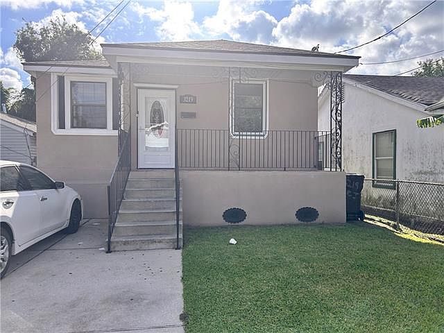 1st image of 3219 Leonidas St