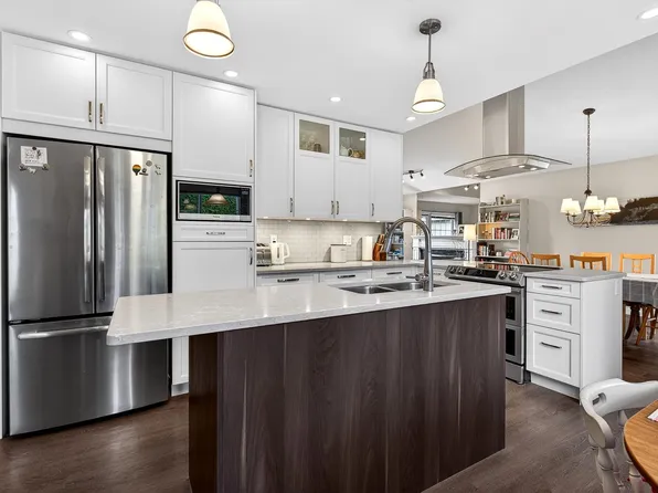 4851 208a St, Langley, BC V3A 5X9