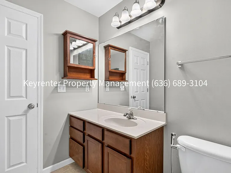 411 Angelique Pl — Photo 20
