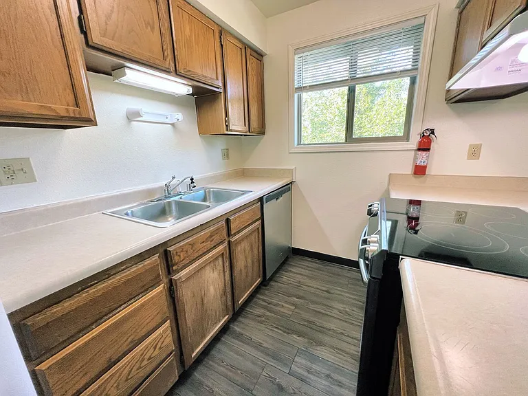 11528 Heritage Ct — Photo 16