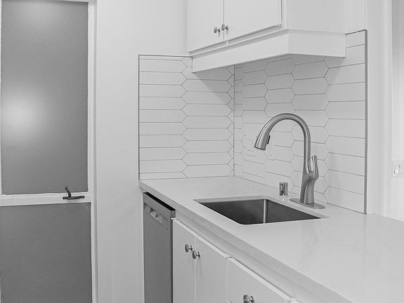 4th image of 30 Harbor Oak Dr #22
