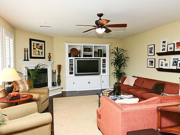 Cozy Family Room!