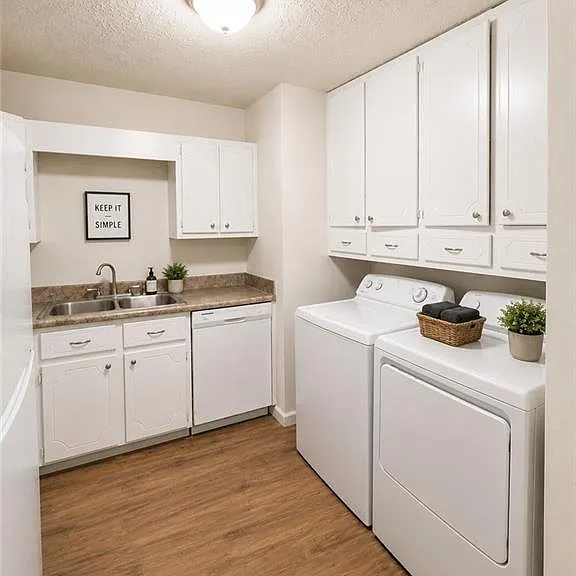 232 Rustwood Dr — Photo 2