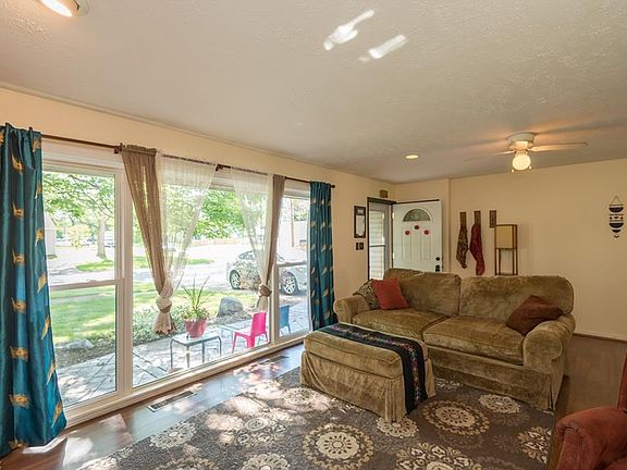 4th image of 414 Beeler Dr