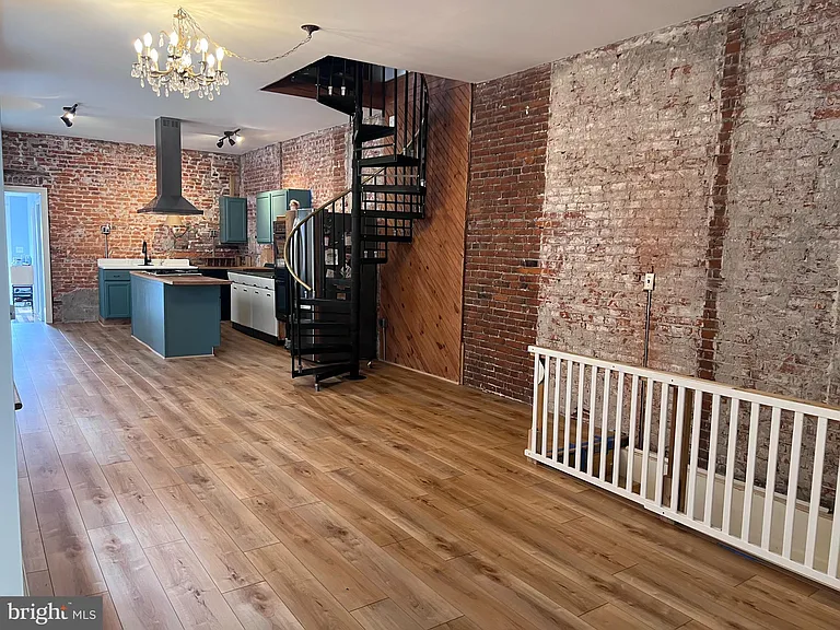 2109 N Howard St #1 — Photo 4