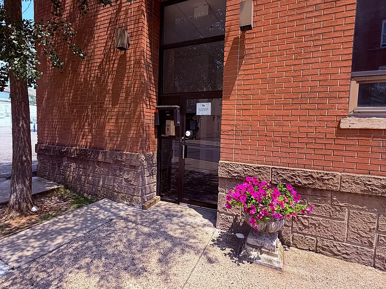 2 E Washington Ave #4B — Photo 6