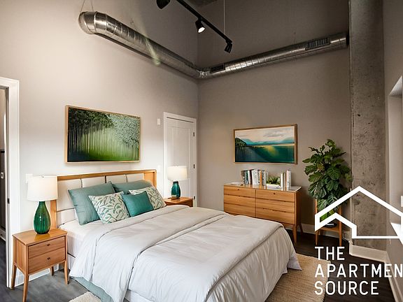 2nd image of 3821 N Broadway St #224