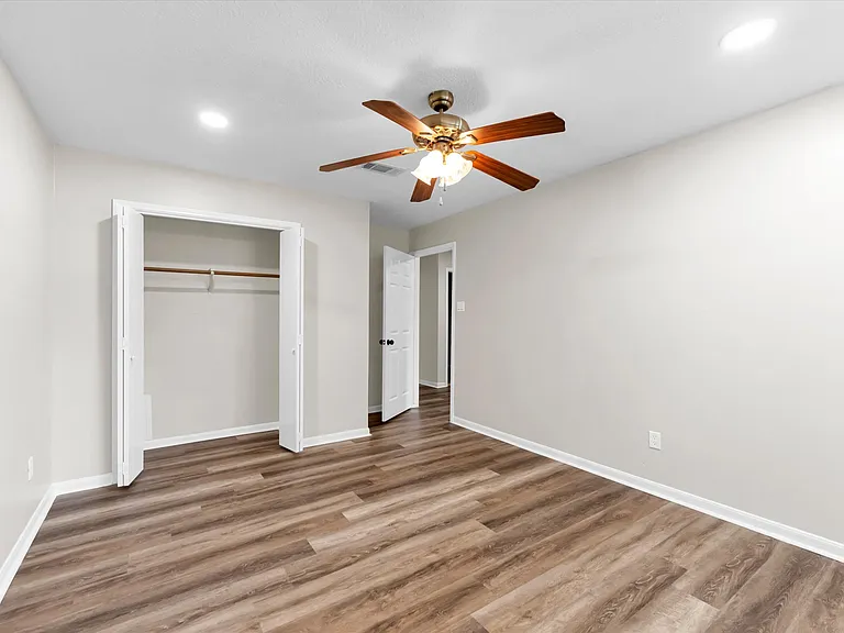 8102 Autumn Willow Dr — Photo 41