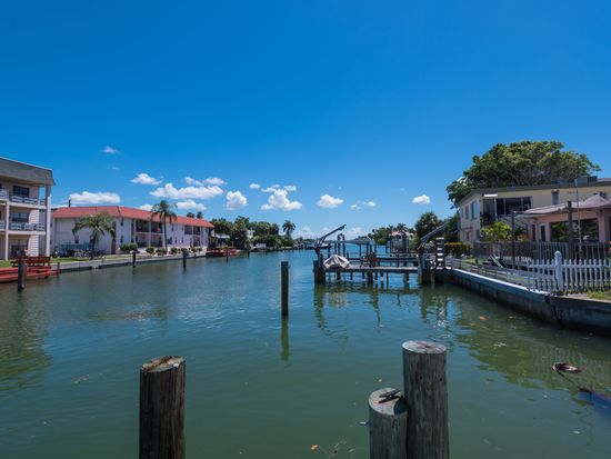 250 115th Ave, Treasure Island, FL 33706