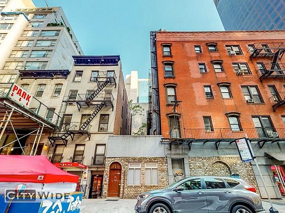 5th image of 159 E 55th St APT 2B