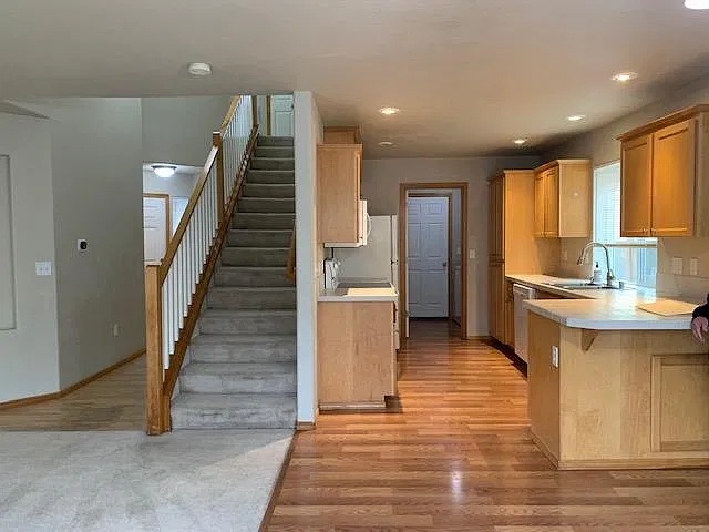 280 Yakima Ave SE — Photo 2