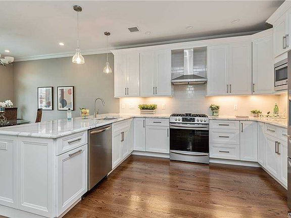 3rd image of 148 N 12th St