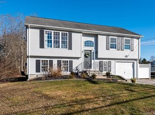 637 Vauxhall Street Ext, Waterford, CT 06385