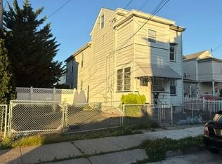 53 Henderson St, Paterson City, NJ 07501