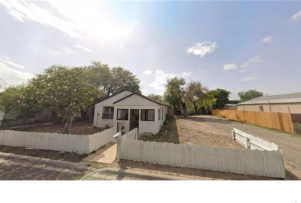 1st image of 108 S Esperanza St