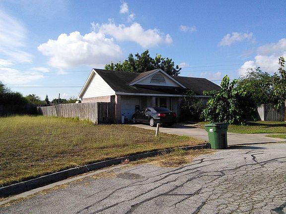 2nd image of 2924 El Encanto St
