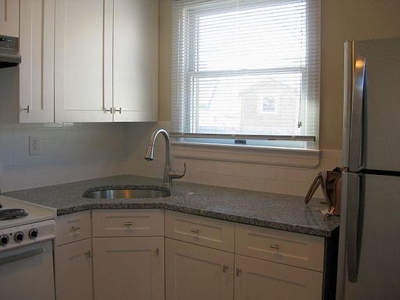 4th image of 54 Henry St