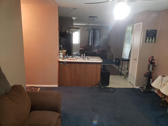 3rd image of 1426 Wagon Trail Ln