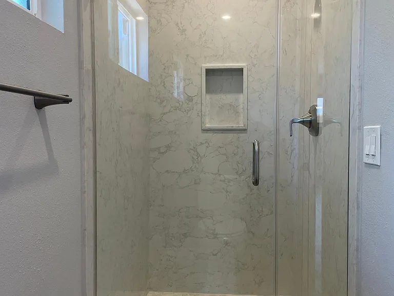 6572 Crown Blvd — Photo 14