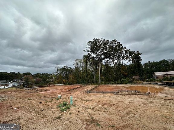 4th image of 2080 Tilson Rd
