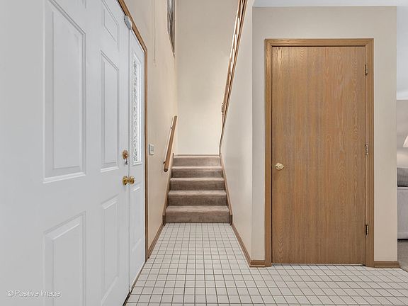 3rd image of 511 Villa Circle Dr #30