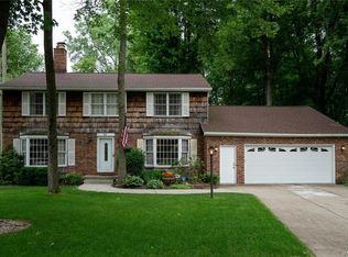 51 Lancelot Ct, Getzville, NY 14068