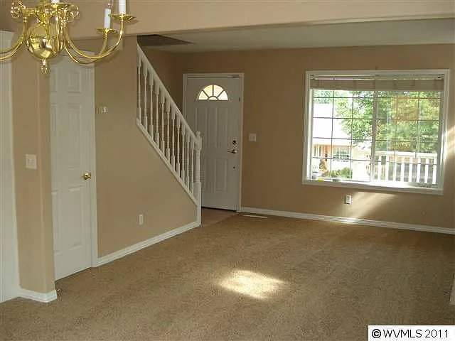 65 Sweden Cir — Photo 2