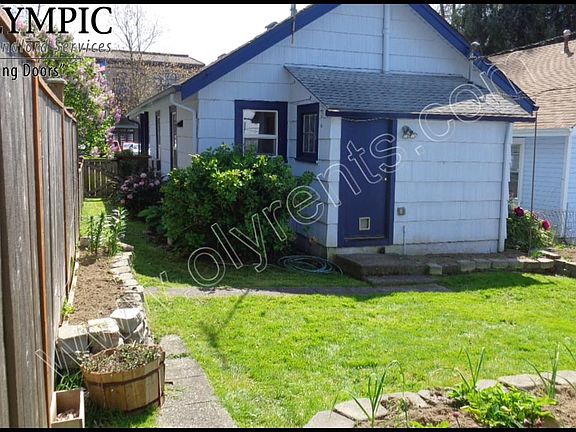 5th image of 1112 Legion Way SE