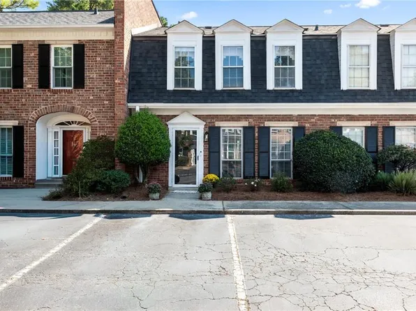 11 Palace Green Pl NW, Atlanta, GA 30318