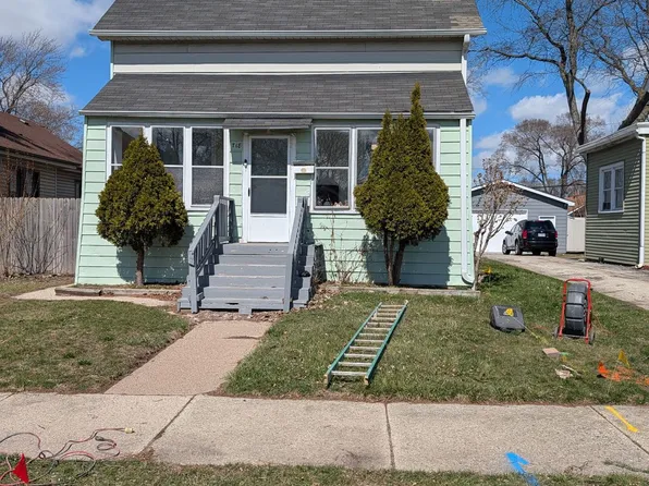 27 S Fulton Ave, Waukegan, IL 60085