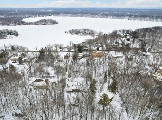 5880 Christmas Lake Rd, Shorewood, MN 55331