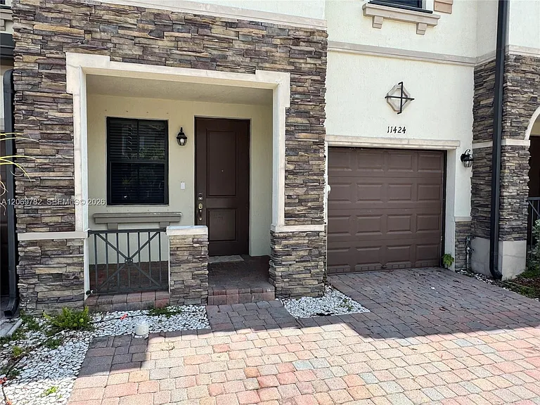 11424 SW 252nd St — Photo 3