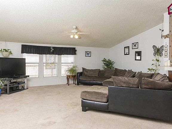 3rd image of 4056 Calle Estados