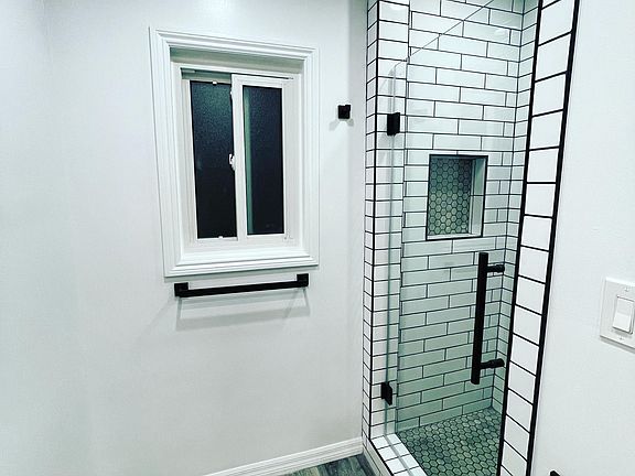 4th image of 5722 Burchard Ave #5722