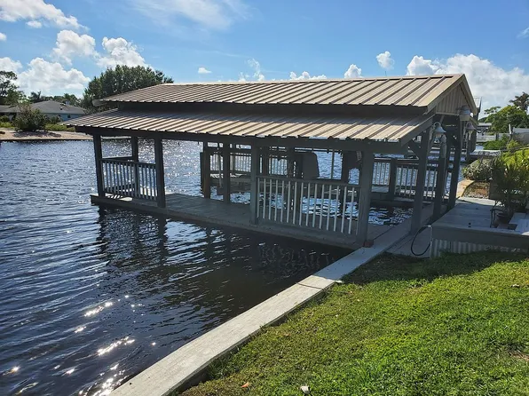 820 Blue Heron Blvd, Ruskin, FL 33570